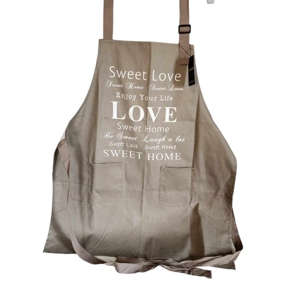 CRJHNS Other - NWT CRJHNS LOVE Apron